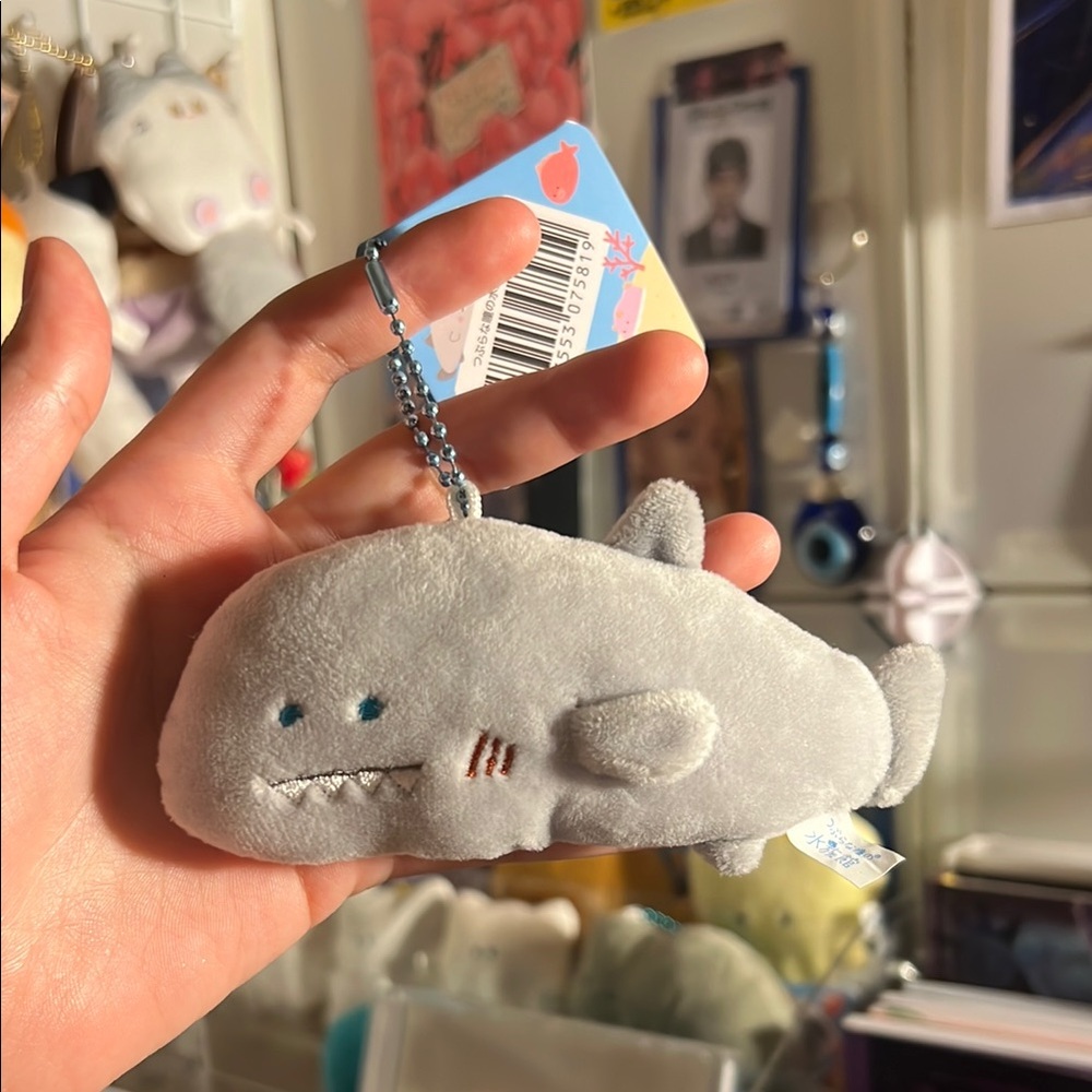 Plush Shark Keychain Yell Plush Keychain (aquarium collection)